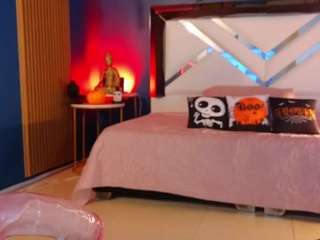 lady-brownn — Camsoda recorded stream image, 29.10.2025 11:00