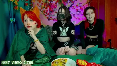 TrickyKitsune — Stripchat recorded stream image, 31.10.2025 14:30