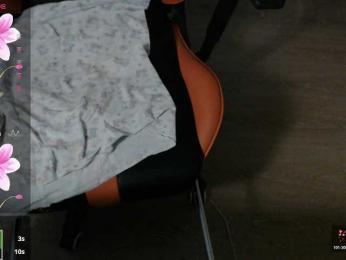 crystalyss — Bongacams recorded stream screenshot (01 Nov 2025)