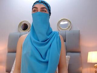 Aliah Manzur — Flirt4free recorded stream screenshot (01 Nov 2025)