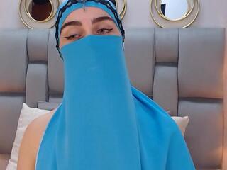 Aliah Manzur — Flirt4free recorded stream screenshot (01 Nov 2025)