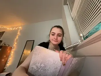 Snowbunnycake_131 — Stripchat recorded stream screenshot (01 Nov 2025)