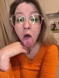 Teya_moon_ — Stripchat recorded stream image, 02.11.2025 19:10