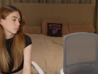 anabel054 — Chaturbate recorded stream screenshot (02 Nov 2025)