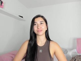 Alisson Mendez — Flirt4free recorded stream screenshot (04 Nov 2025)