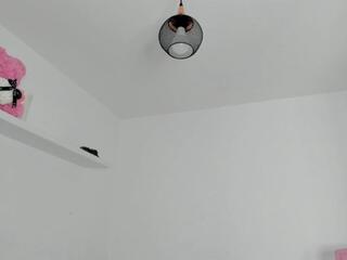 Alisson Mendez — Flirt4free recorded stream screenshot (04 Nov 2025)