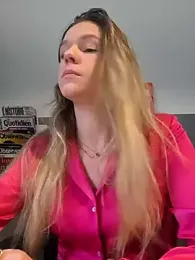 lucie_mehott — Stripchat recorded stream screenshot (06 Nov 2025)