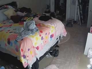 voyeurcam-house-charleys-room — Camsoda recorded stream image, 07.11.2025 23:30