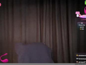 hollyextra — Chaturbate recorded stream image, 08.11.2025 21:10