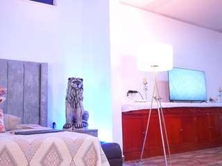 lara-giraldo — Camsoda recorded stream image, 09.11.2025 01:30