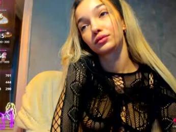 sassyt33n — Chaturbate recorded stream screenshot (10 Nov 2025)