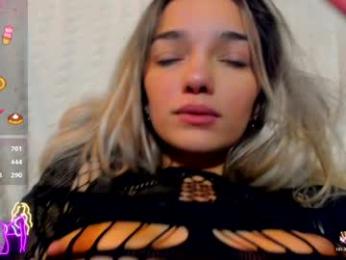 sassyt33n — Chaturbate recorded stream screenshot (10 Nov 2025)