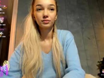 sassyt33n — Chaturbate recorded stream screenshot (10 Nov 2025)