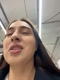 Holly_Play — Stripchat recorded stream image, 11.11.2025 09:00