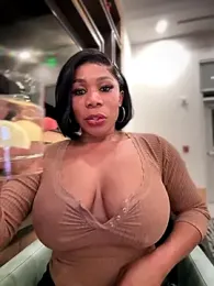 Belle___ — Stripchat recorded stream image, 14.11.2025 22:20