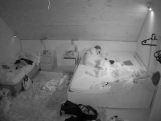 voyeurcam-julmodels-whitebed-2 — Camsoda recorded stream screenshot (10 Nov 2025)