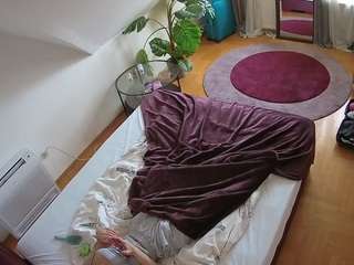 voyeurcam-julmodels-whitebed-4 — Camsoda recorded stream image, 11.11.2025 07:00