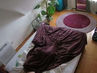 voyeurcam-julmodels-whitebed-4 — Camsoda recorded stream image, 11.11.2025 07:00