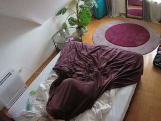 voyeurcam-julmodels-whitebed-4 — Camsoda recorded stream image, 11.11.2025 07:00