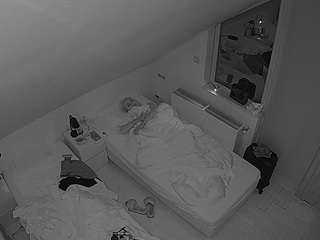 voyeurcam-julmodels-bed-7 — Camsoda recorded stream image, 15.11.2025 00:00