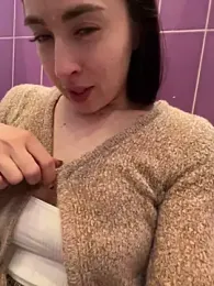 Holly_Play — Stripchat recorded stream image, 24.02.2025 11:00