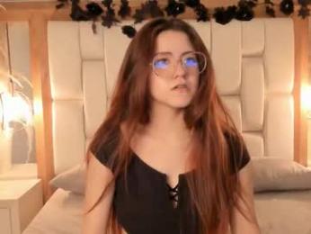 daphne_and_roger — Chaturbate recorded stream screenshot (17 Nov 2025)