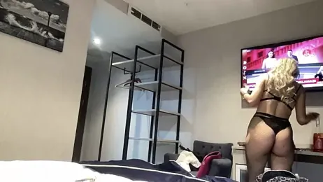 petitebeauty — Stripchat recorded stream screenshot (18 Nov 2025)