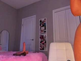 kloewandan — Camsoda recorded stream image, 19.11.2025 02:10