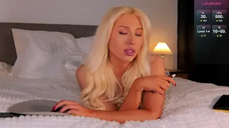 WOW-PeaCH-Girl — Stripchat recorded stream screenshot (19 Nov 2025)