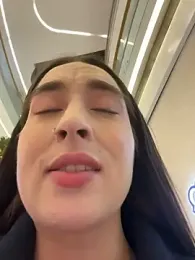 Holly_Play — Stripchat recorded stream image, 22.11.2025 13:00