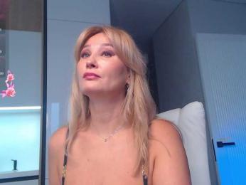 hold-me-tight — Bongacams recorded stream image, 23.11.2025 03:20