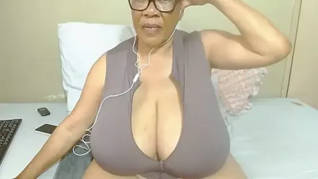 DairyQueen2 — Stripchat recorded stream image, 25.11.2025 09:40