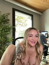 EmaSalis — Stripchat recorded stream screenshot (25 Nov 2025)