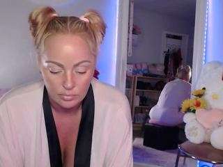 mshunnybunnyy — Camsoda recorded stream screenshot (26 Nov 2025)