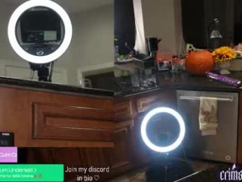 crimsonkitten — Chaturbate recorded stream screenshot (27 Nov 2025)