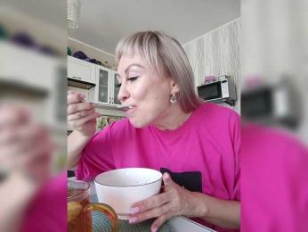 Blondi_Love — Bongacams recorded stream screenshot (28 Nov 2025)