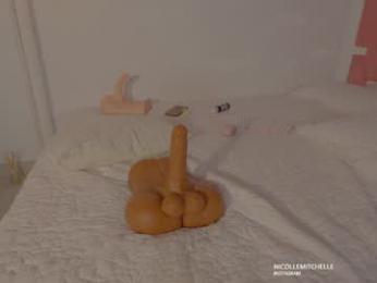 nicolle_mitchelle — Chaturbate recorded stream screenshot (30 Nov 2025)