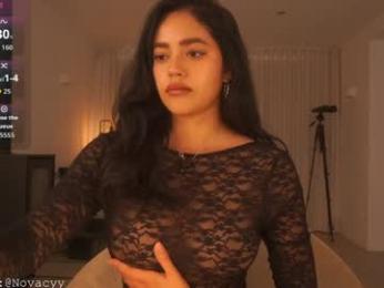 n_o_v_a — Chaturbate recorded stream screenshot (01 Dec 2025)