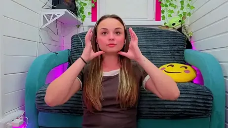 Misss_Vikk — Stripchat recorded stream screenshot (01 Dec 2025)