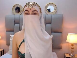 Aliah Manzur — Flirt4free recorded stream screenshot (02 Dec 2025)