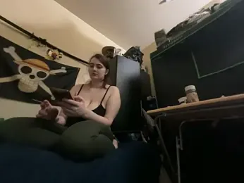 Snowbunnycake_131 — Stripchat recorded stream screenshot (03 Dec 2025)