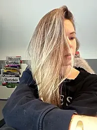 lucie_mehott — Stripchat recorded stream screenshot (04 Dec 2025)