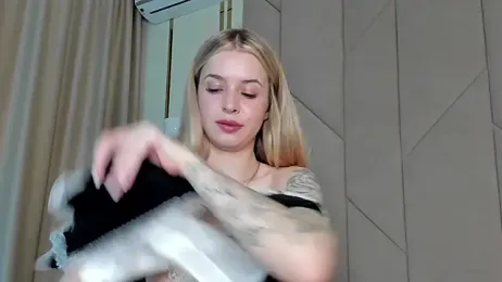 Touch_me — Stripchat recorded stream image, 06.12.2025 16:20