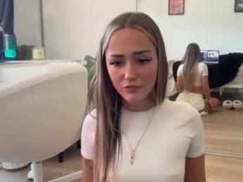 luvlivvyy — Chaturbate recorded stream image, 09.12.2025 01:00