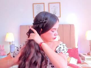 Bella Fontana — Flirt4free recorded stream screenshot (09 Dec 2025)