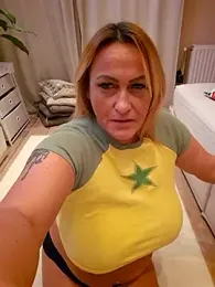 Isabellaa04 — Stripchat recorded stream image, 11.12.2025 23:50