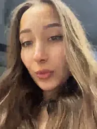 VelvetVixenI — Stripchat recorded stream screenshot (12 Dec 2025)