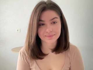 youramy — Camsoda recorded stream image, 16.12.2025 06:00