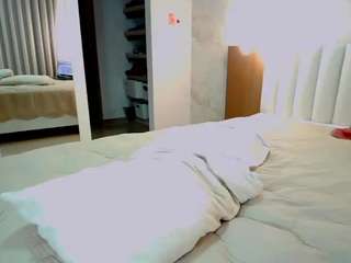 elianabortt — Camsoda recorded stream image, 16.12.2025 23:00