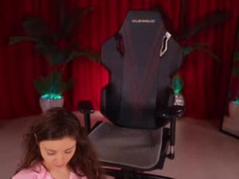 kittycaitlin — Chaturbate recorded stream image, 17.12.2025 05:00